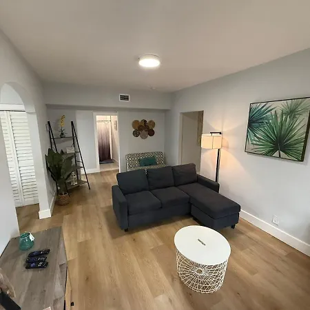 Stylish Homey 4Bedroom With Outdoor Pool